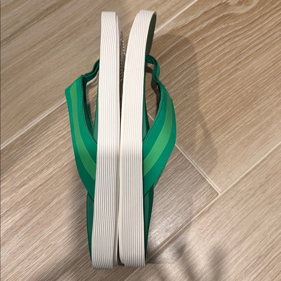 Olukai Leeward Men’s Everyday Beach Sandals - Picture 10 of 11